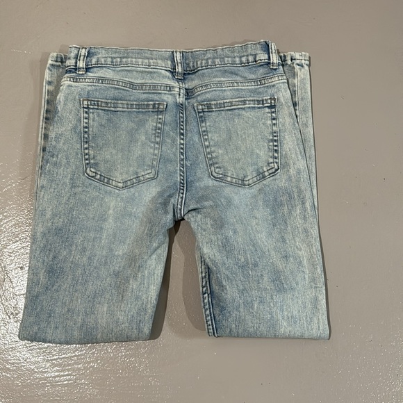 Wonder Nation light blue distressed boys jeans with pockets - Picture 3 of 3